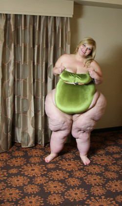 Jenni Bombshell (276-288)/set285/images/Jenni (32).jpg