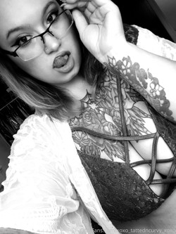 xoxo_tattedncurvy_xoxo/pics/20200820-102002908-i Can teach you some things ).jpg