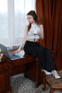 MetArt.com 2023-12-13/[MetArt.com] 23-12-13 Lana Rose - Industrious (x122) 3648x5472/MetArt_Industrious_Lana-Rose_high_0010.jpg