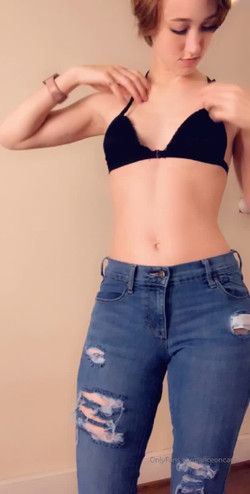[OnlyFans] Alice White aka Aliceoncam Rip (2017-2023) videos/0571fdbfdc5c9debb6f222694a87bb55158a2108a0cbd872d04b8f9f171aaf53.mp4