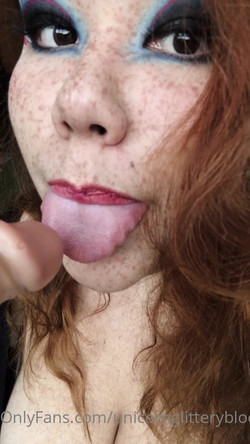 [Onlyfans] Unicornglitteryblood Video Pack/Unicornglitteryblood107.m4v