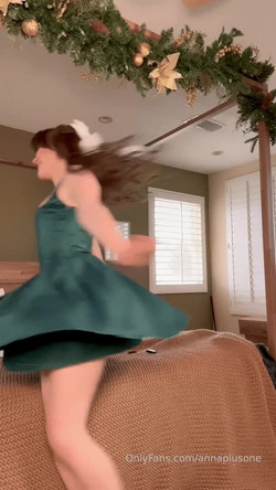 AnnaPlusOne/74eba7ae9a523a0ab78ac99e3c9a307c.mp4